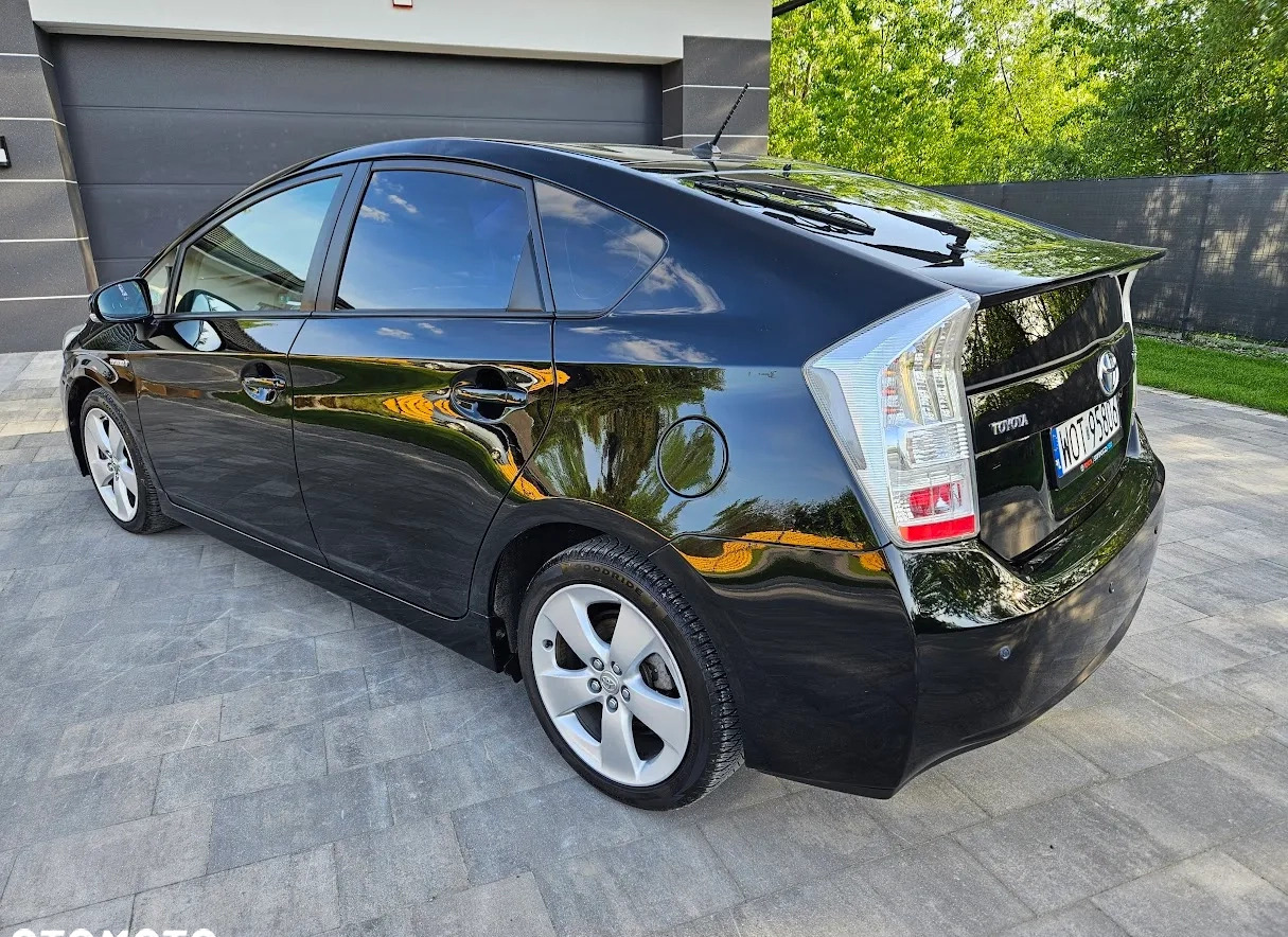 Toyota Prius cena 35800 przebieg: 340000, rok produkcji 2011 z Pionki małe 301